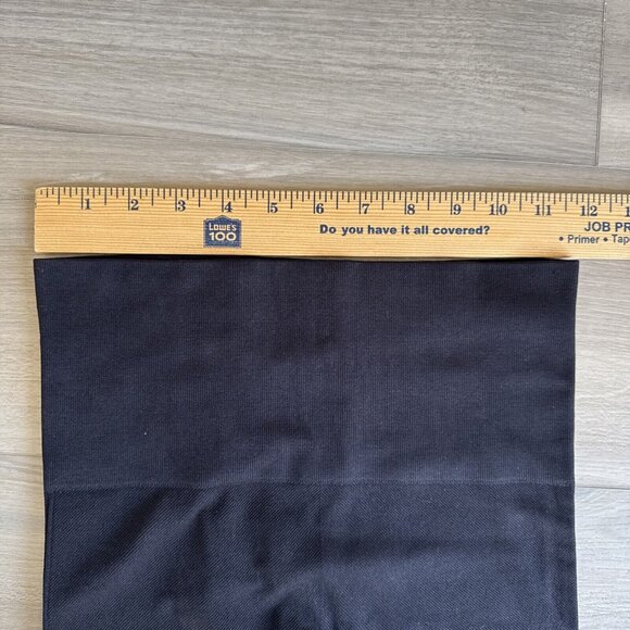 Spanx Look At Me Now Seamless Crop Leggings Black Size Small Excellent Cond - Picture 3 of 5